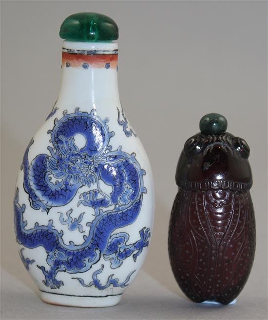 Two Chinese snuff bottles